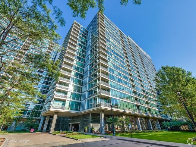 Building Photo - 9715 Woods Dr Unit 1301 Rental