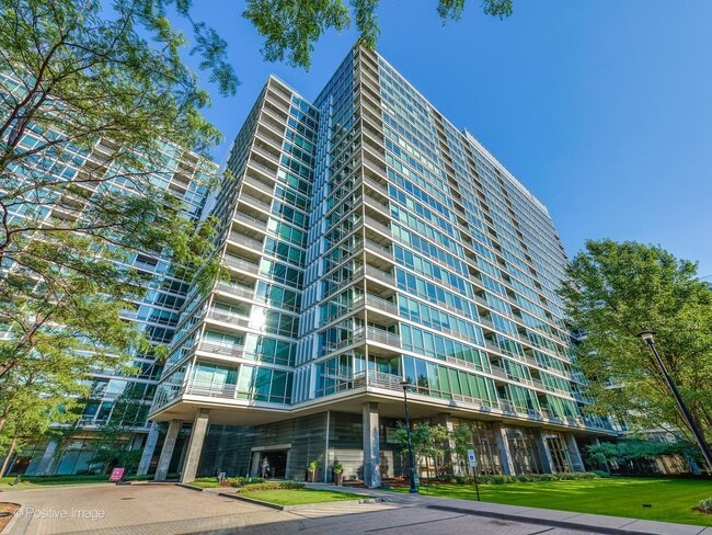 Building Photo - 9715 Woods Dr Unit 1301 Rental