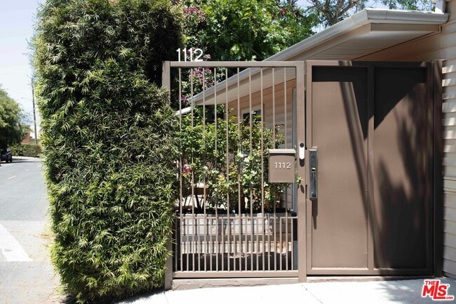 Photo - 1112 Montecito Dr