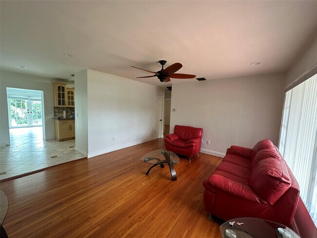 Photo - 445 NE 109th St Unit 1