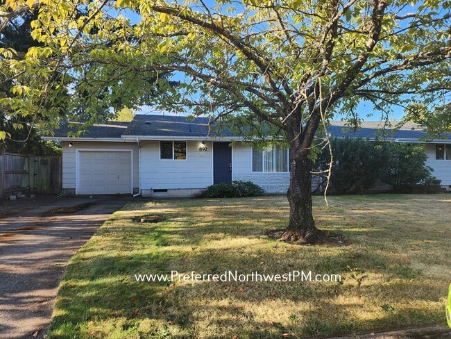 Building Photo - 892 Cornwall Ave