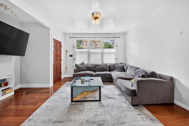Photo - 166 Woodridge St Unit 1