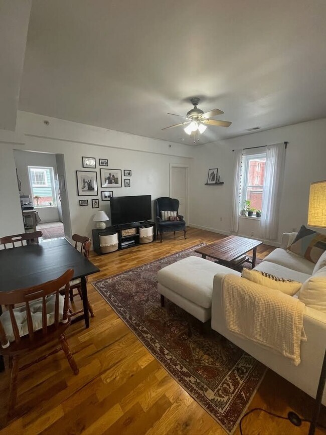 Photo - 2400 Carpenter St Unit 3rd Fl