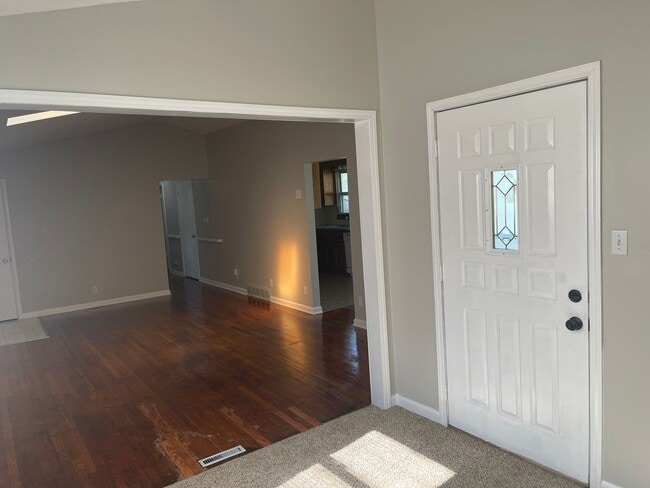 Photo - 3 Bed/1 Bath Home in South KC!