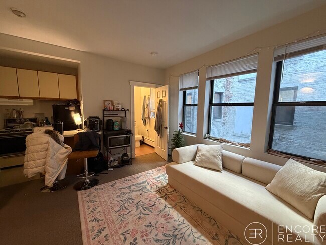 Photo - 822 Beacon St