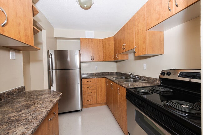 Photo - 235 Gosford Blvd