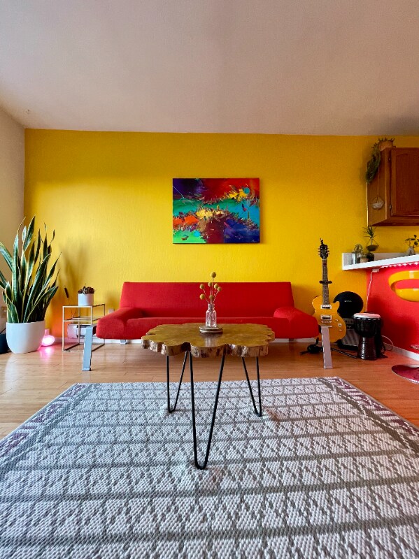 275 Burnett Ave