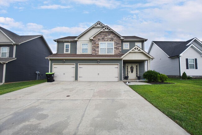 Building Photo - Pet Friendly Four Bedroom!