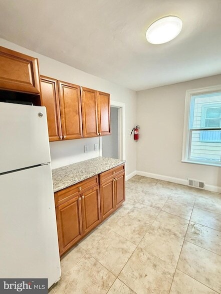 Photo - 1235 Maple St