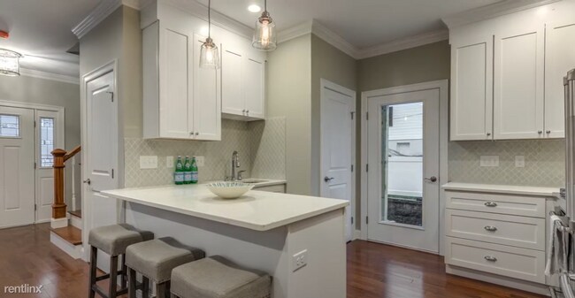 3 br, 2.5 bath Condo - 148 Chapel Street - 3 br, 2.5 bath Condo - 148 Chapel Street