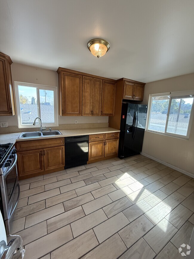 Building Photo - 2852 Rosanna St Unit 3 Rental