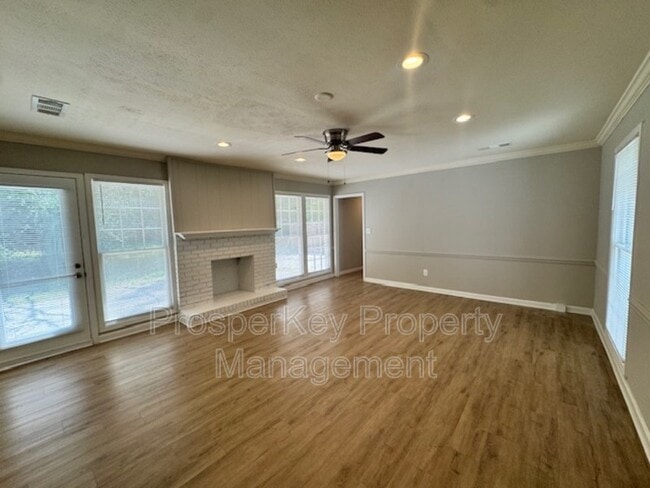 Photo - 4814 Fairview Dr