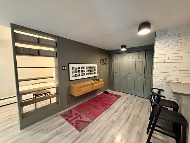 Photo - 1090 N Lafayette St Unidad 101