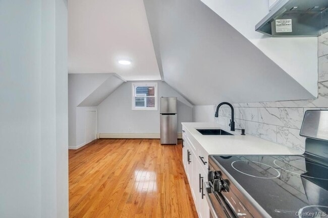 Photo - 588 Cameron St