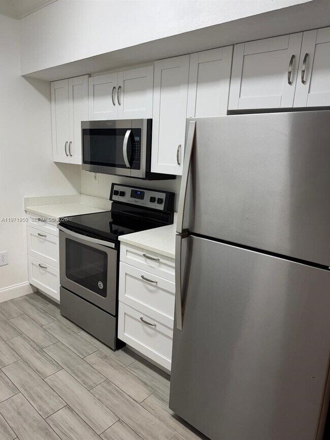 Photo - 11701 SW 2nd St Unidad 5106