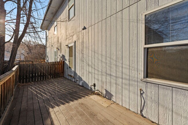 Photo - 977-979 Columbine Ave