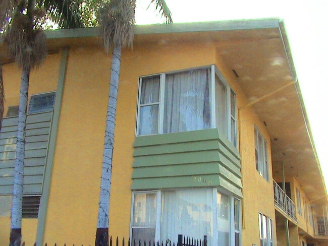 Building Photo - 1065 S Norton Ave Unit 1.0 Rental