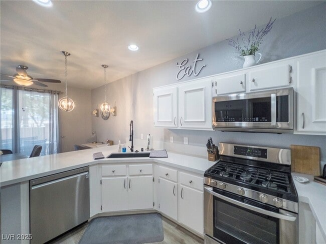 Building Photo - 251 S Green Valley Pkwy Unit 1913