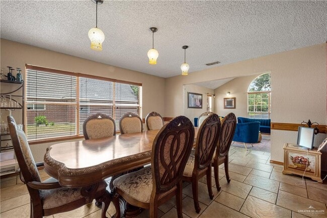 113 Pelican Ave W