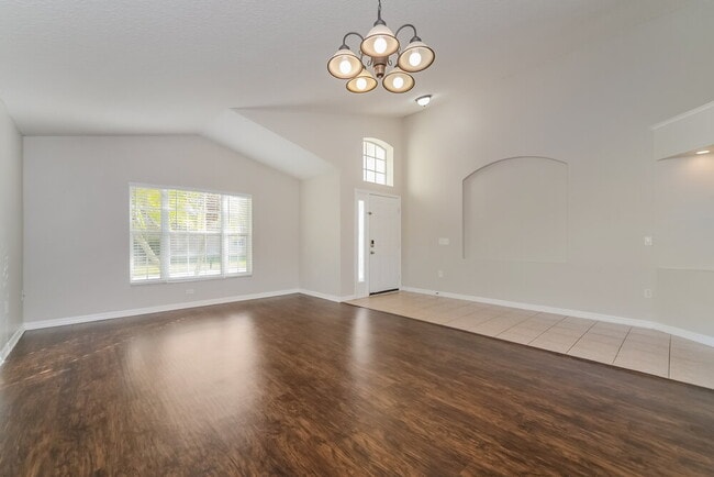 137 Thornbury Dr