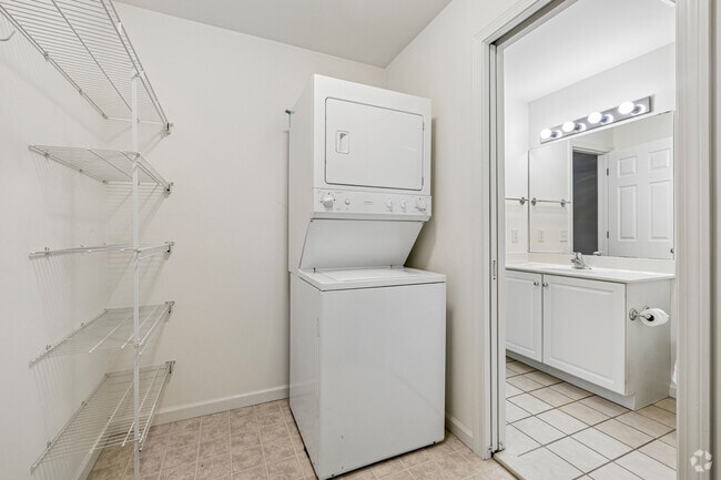 1BR, 1.5BA -714SF - Laundry