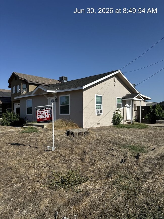 Building Photo - 2543 Unit A