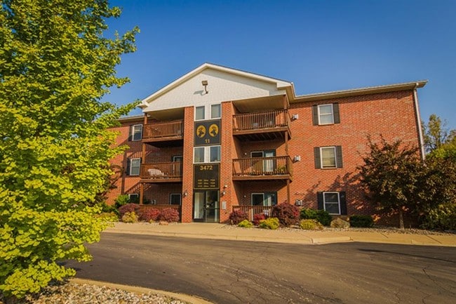 Creek Club Apartments