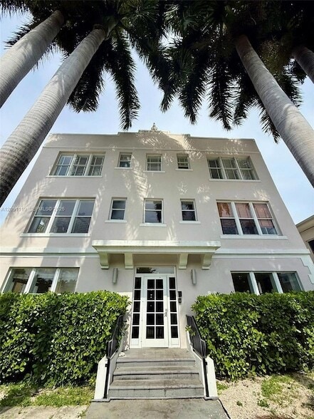 Building Photo - 1027 Pennsylvania Ave Unit 302