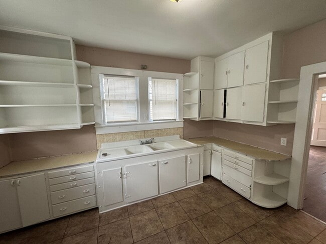 Building Photo - Bessemer Rental