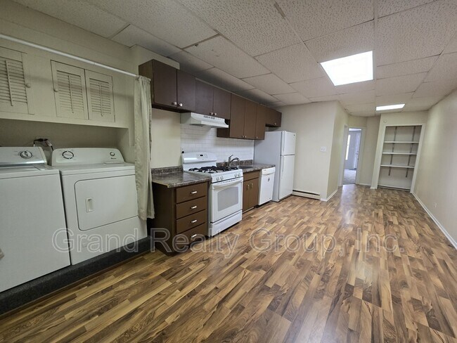 Photo - 137 Cedar Ave Ave