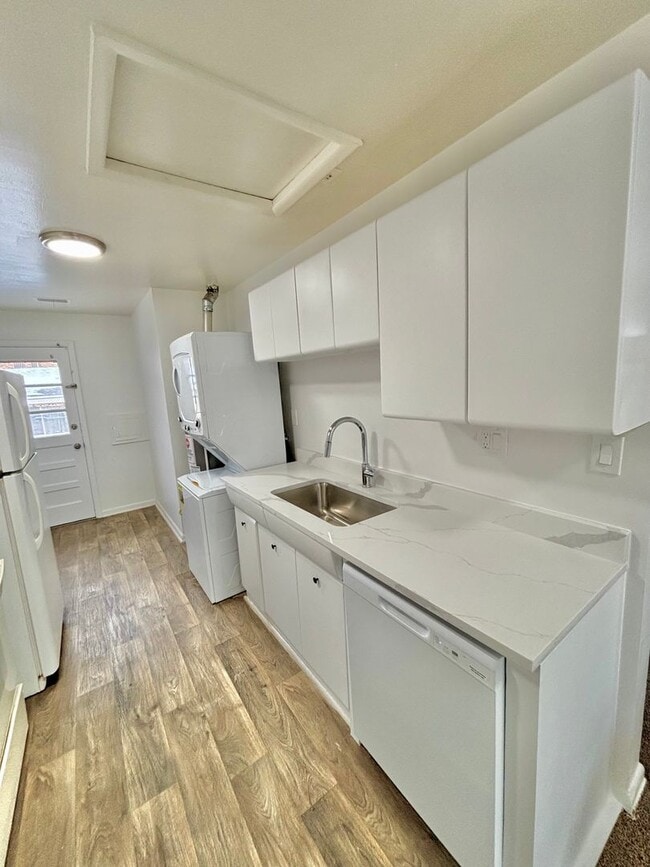 Photo - Sunlit Bungalow in Denver’s University District!! Available Now!! Unit 2361