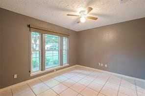 Photo - 2122 Courtshire Ln