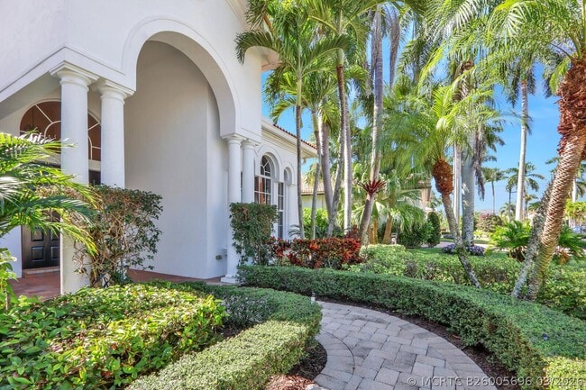 528 Les Jardin Dr