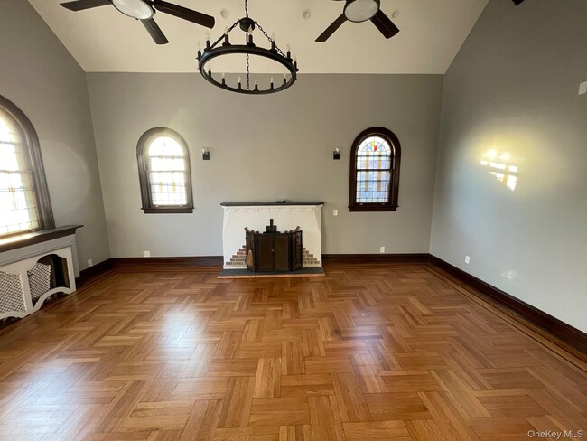 Photo - 45 W Penn St