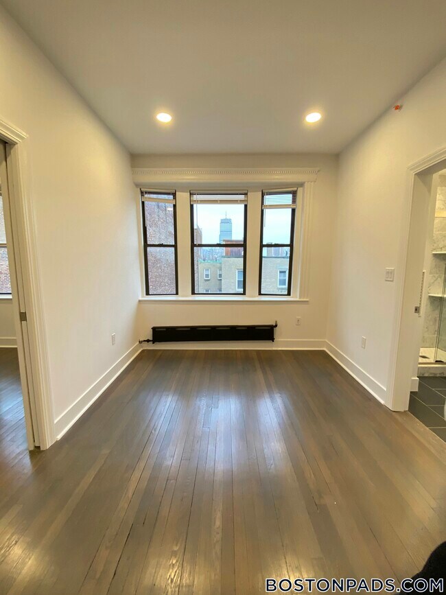 Photo - 11 Queensberry St Unit 32
