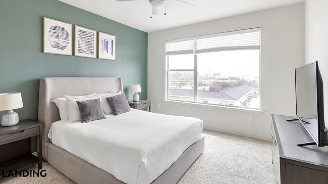 Photo - 750 Fort Worth Ave Unit 304