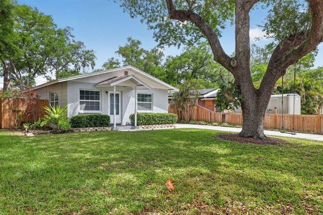 Photo - 516 3rd Ave NE