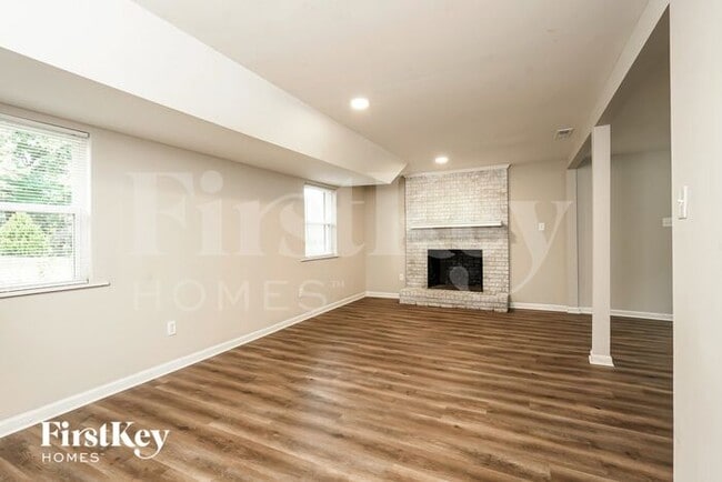 Photo - 2350 Woodgreen Rd