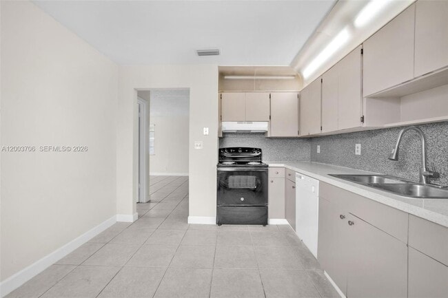 Photo - 2125 McKinley St Unit back