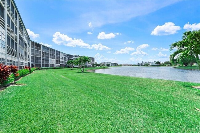 Building Photo - 1043 Exeter C Unit 1043 Rental