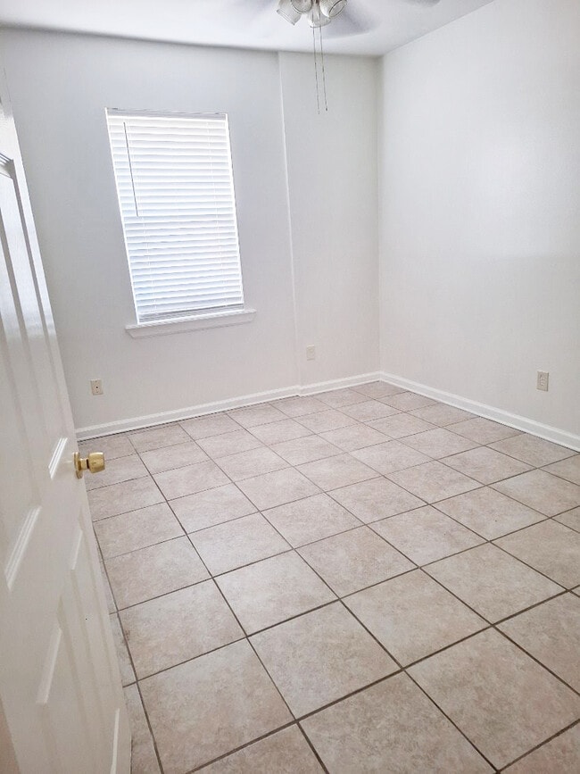 4237 General Pershing St Unit 4237