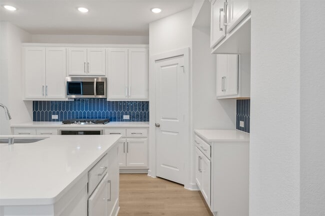Photo - 196 Lukewood Cir