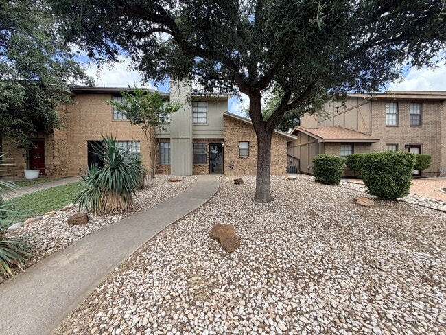 Building Photo - 1722 Utah Ave