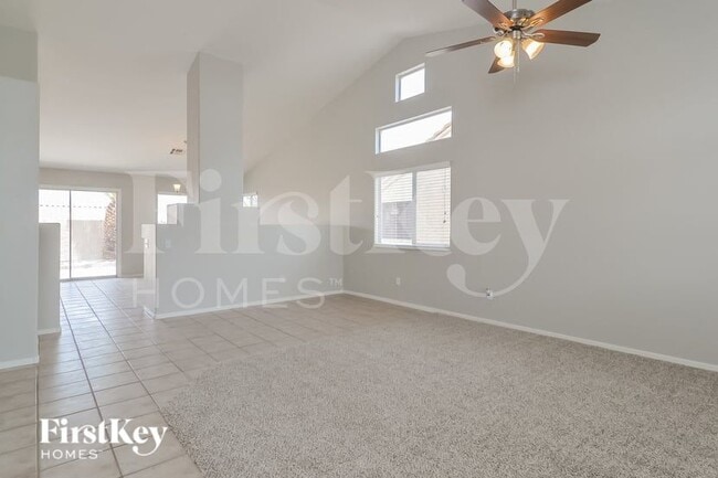 Photo - 127 E Tamarack Dr