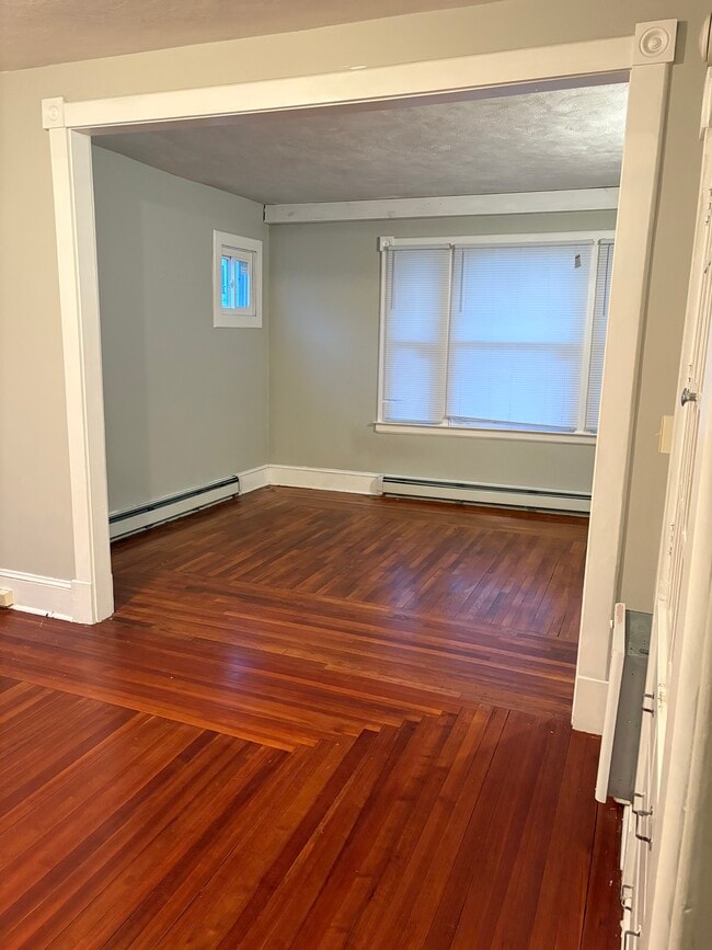 Photo - 25 Wellington St