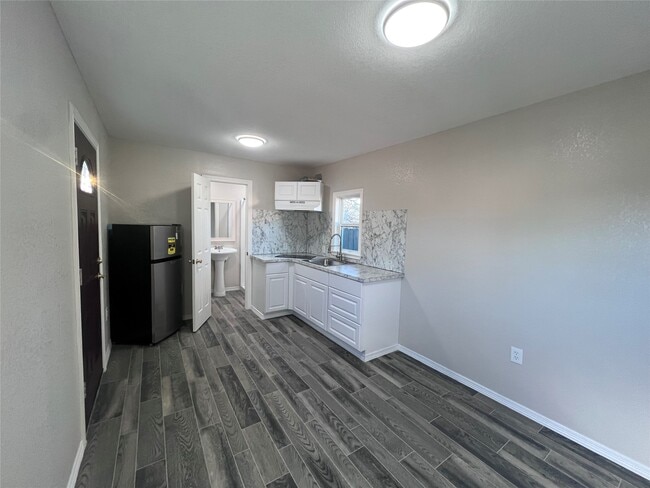 Photo - 10519 Silver Oak Ln