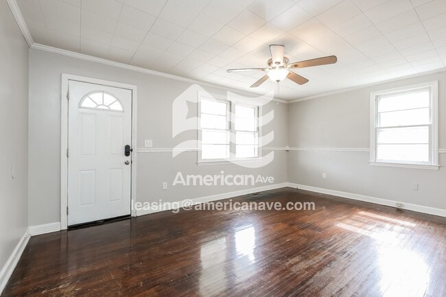 Photo - 1405 Benjamin St