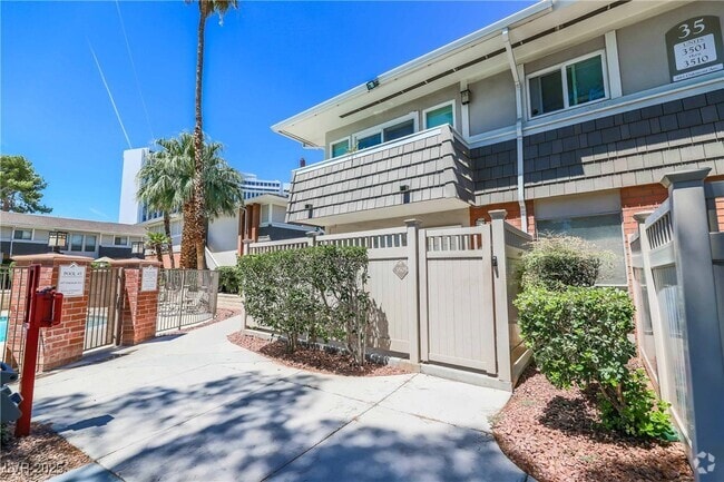 Building Photo - 683 Oakmont Ave Unit 3505 Rental