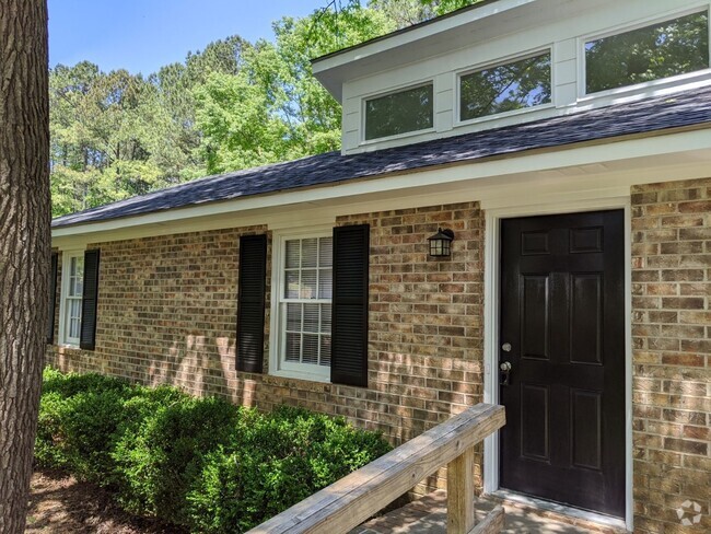 Building Photo - AVAILABLE IN AUGUST 2025! Rental