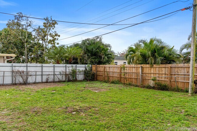 Photo - 2415 Lewis Rd